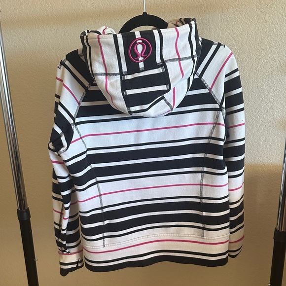 lululemon athletica Black and White Striped Jacket - Picture 3 of 3